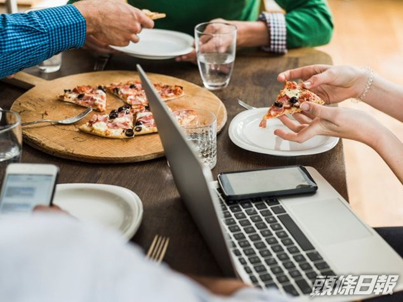 女職員怒告公司職場霸凌每月訂pizza被當透明。網圖