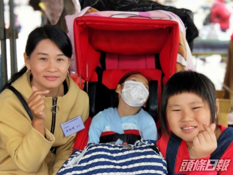台灣一家三口打算捐頭髮做假髮,幫助罹癌病患。網圖