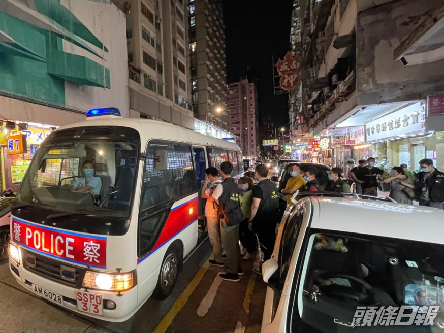 警方於深水埗搗非法麻雀賭檔。警方圖片