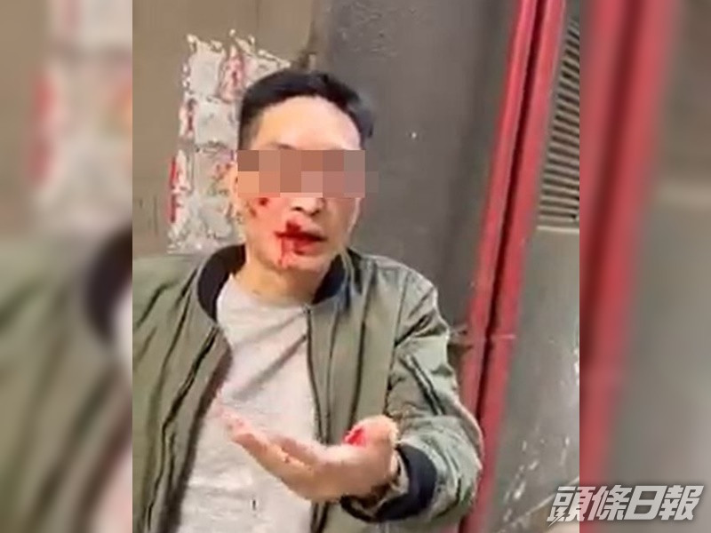 一名疑有黑幫背景男子,被指在茶餐廳食霸王餐後再收保護費,卻被一批惡漢帶到後巷「修理」。影片截圖