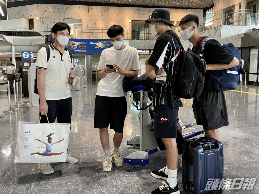 劍擊隊今晨出發前往深圳。 記者梁柏琛東京直擊