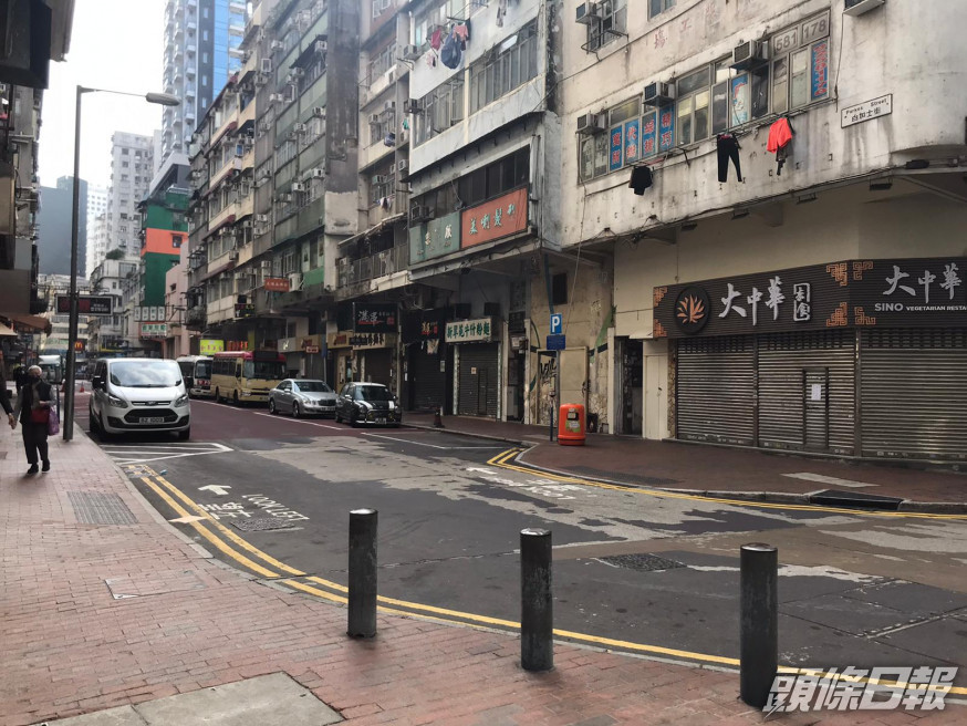 受限區域外圍,店舖大都停業。