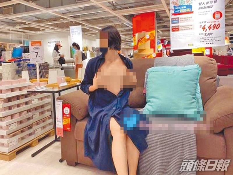 李姓女子在一間連鎖傢俬店公然拍露點照。網圖