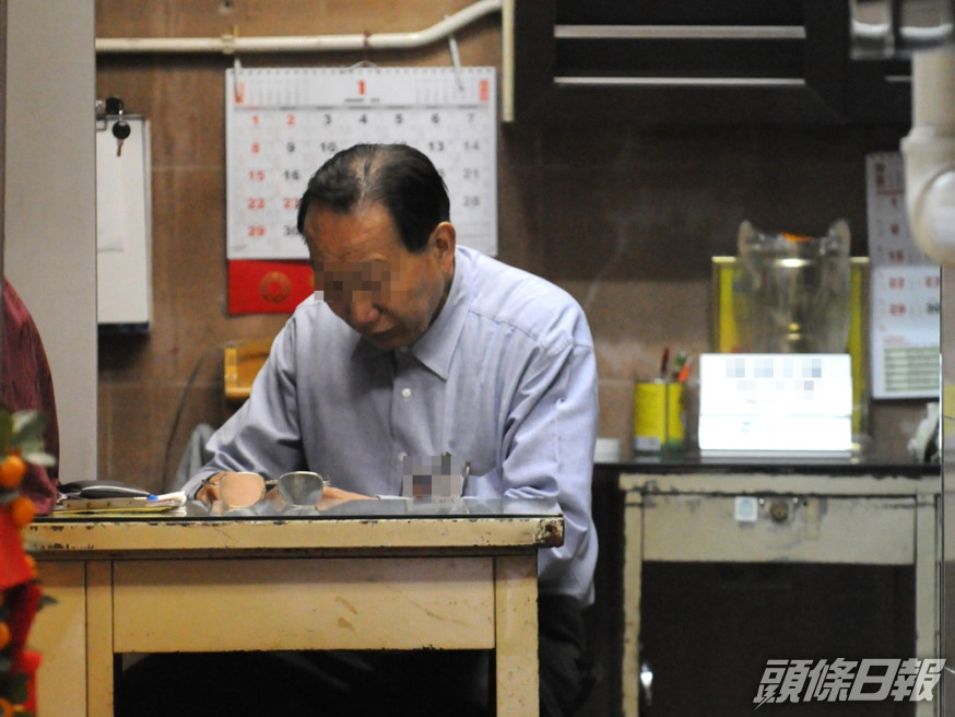 六旬看更夜晚經常熟睡,住客欲投訴卻擔心其失去工作。資料圖片(示意圖;非涉事本人)
