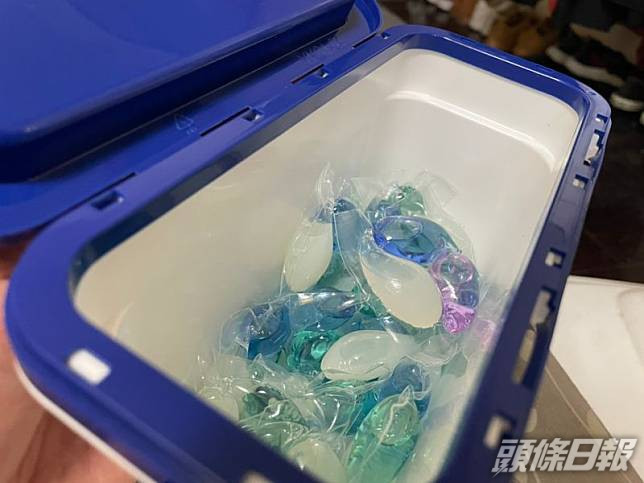 台灣一名7個月大女嬰趁大人沒為意誤食洗衣球。網圖
