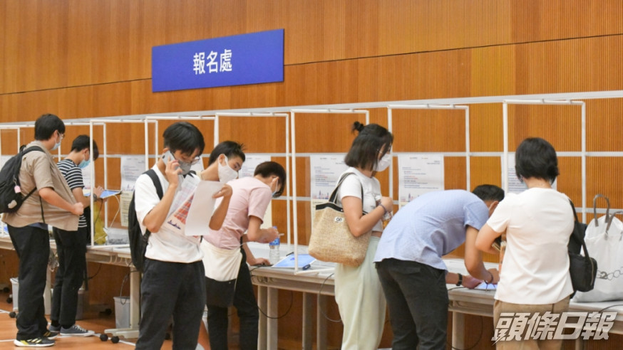 調查指6成DSE考生料取本地大學最低門檻。資料圖片