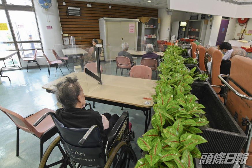 社署即日起為完成打針院舍員工發800元津貼。資料圖片