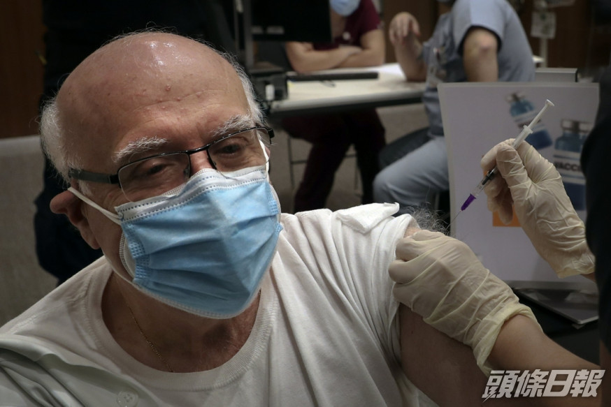 意大利通過「全民健康碼」法令後,疫苗接種者暴增。AP資料圖片