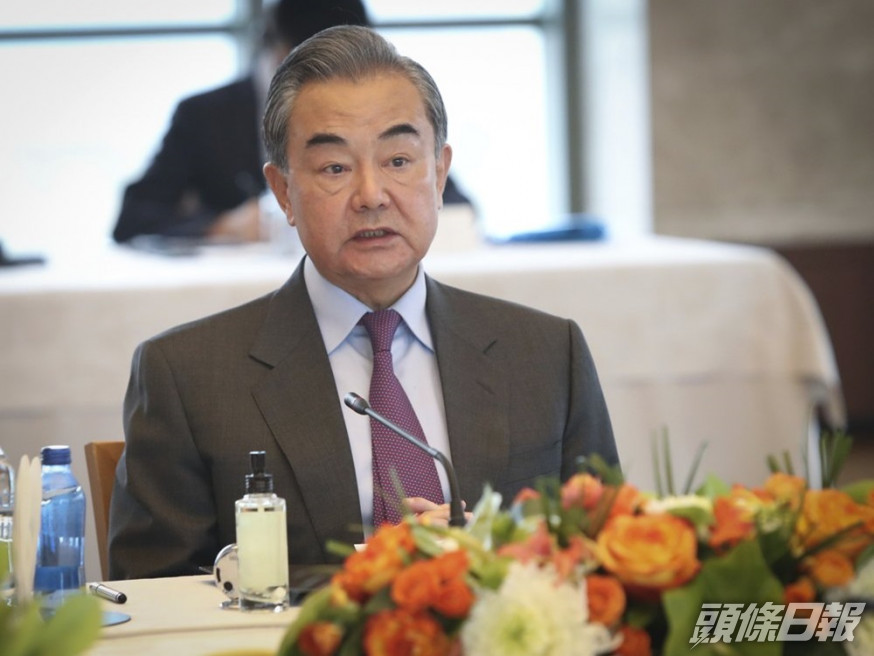 王毅促日方認真回應國際社會、周邊國家以及中國民眾的嚴重關切。AP圖片
