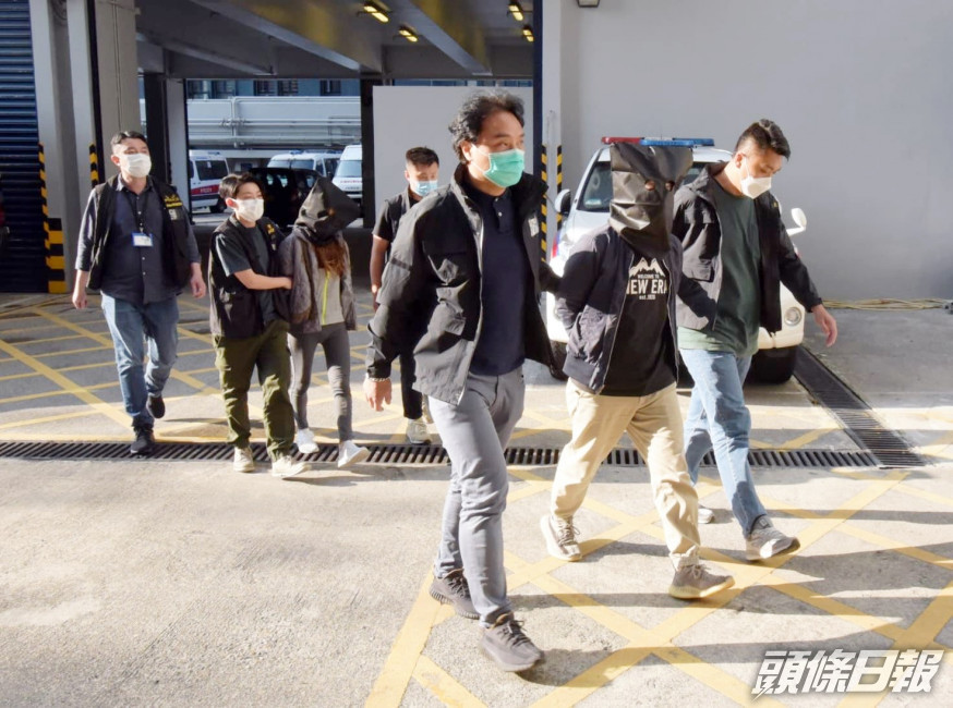 警方共拘捕5人。