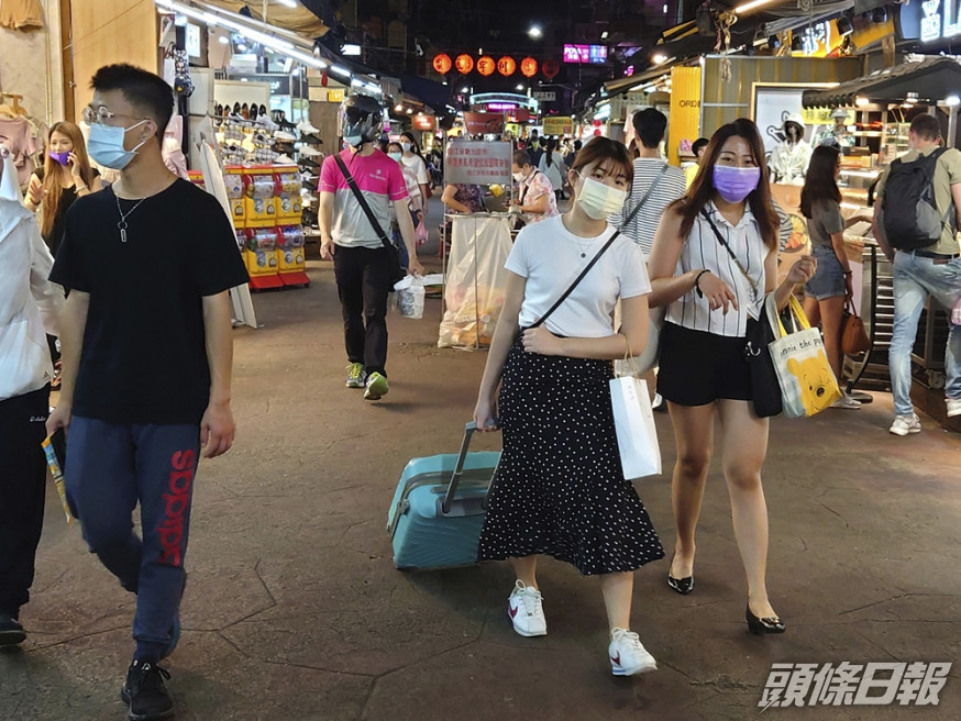 台灣單日暴增180宗本地確診。AP圖片