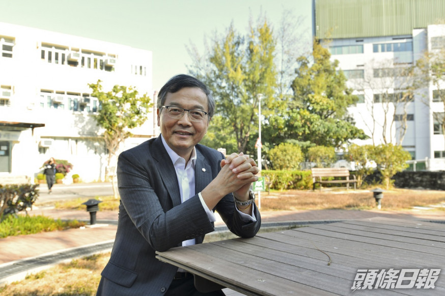 林正財指政府正考慮准打疫苗者往安老院恩恤探訪。資料圖片
