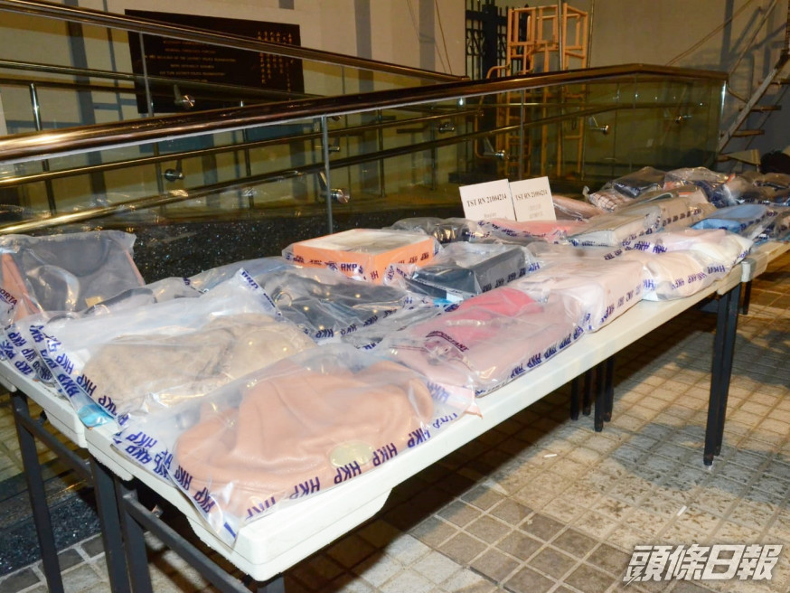 報案人分別被偷取了價值31萬港幣的飾物及49萬港幣的二手名牌手袋。