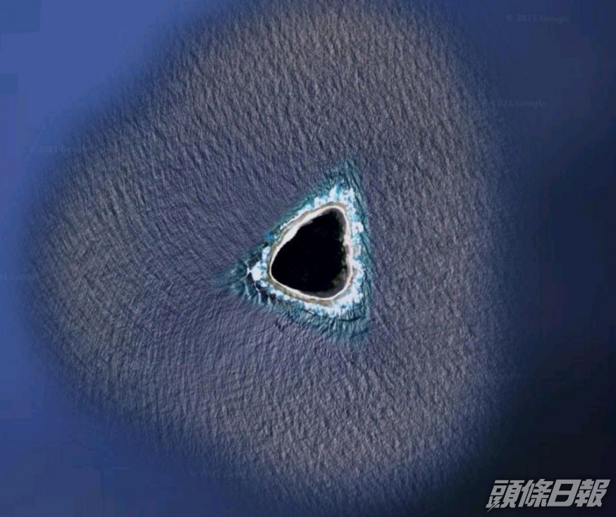 島嶼的正中央卻被塗黑。網圖