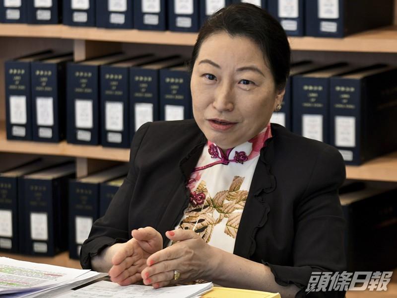 鄭若驊表明,律政司主管的檢控工作不受任何干涉,中央駐港國安公署就此「係指導唔到我哋」。