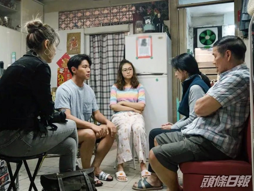 樓主坦言父母堅持「木門對木門,竹門對竹門」傳統觀念牢不可破。《香港愛情故事》劇照