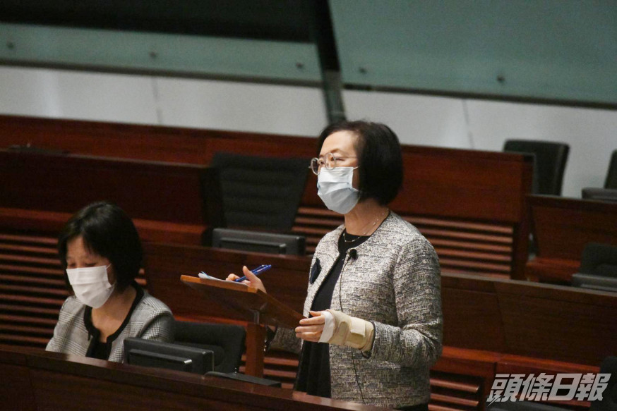 陳肇始指近景疫苗接種及預約,但仍未達每日上限。
