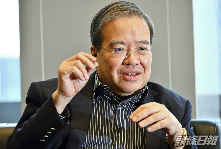 胡定旭認為,政府提出免試引入海外港人醫生的方案,並非「中門大開」。資料圖片