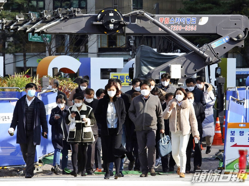 南韓新增438宗新冠肺炎確診個案,是連續第2天在500宗以下。AP圖片