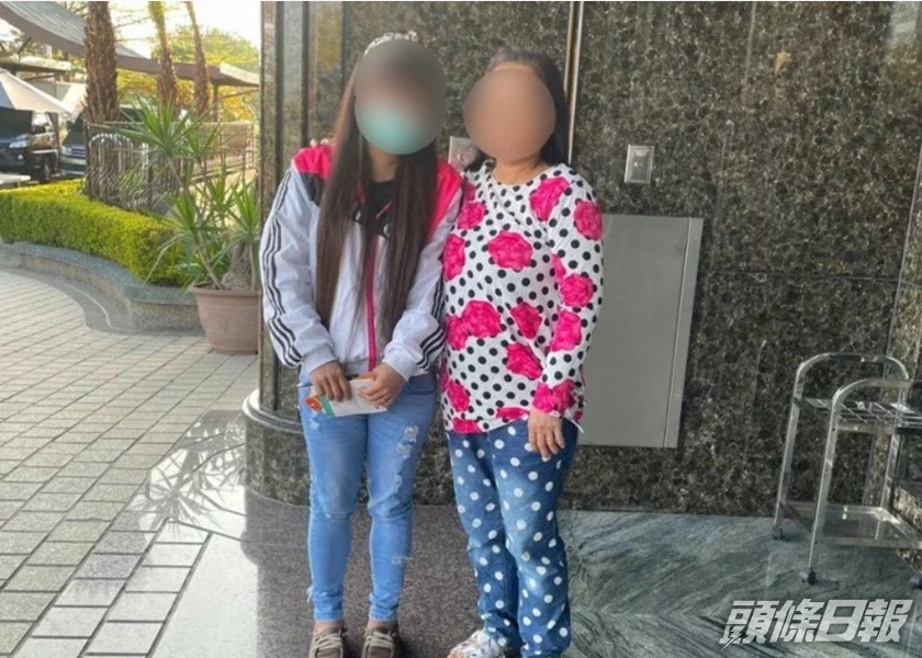 李女士(左)與失散多年的母親(右)相認。網圖