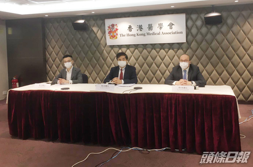 醫學會促政府交代採樣中心更換保護衣安排。