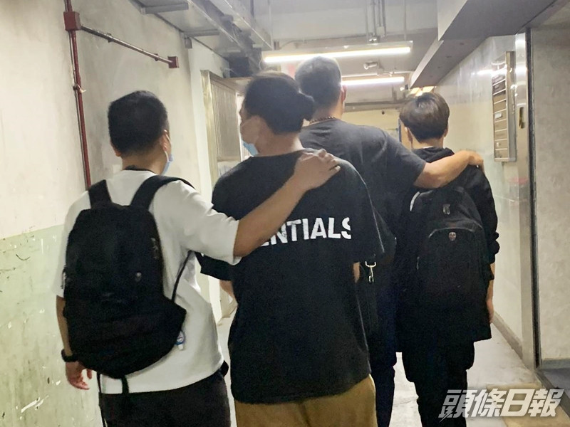 警方於行動中拘捕兩名負責人。警方圖片