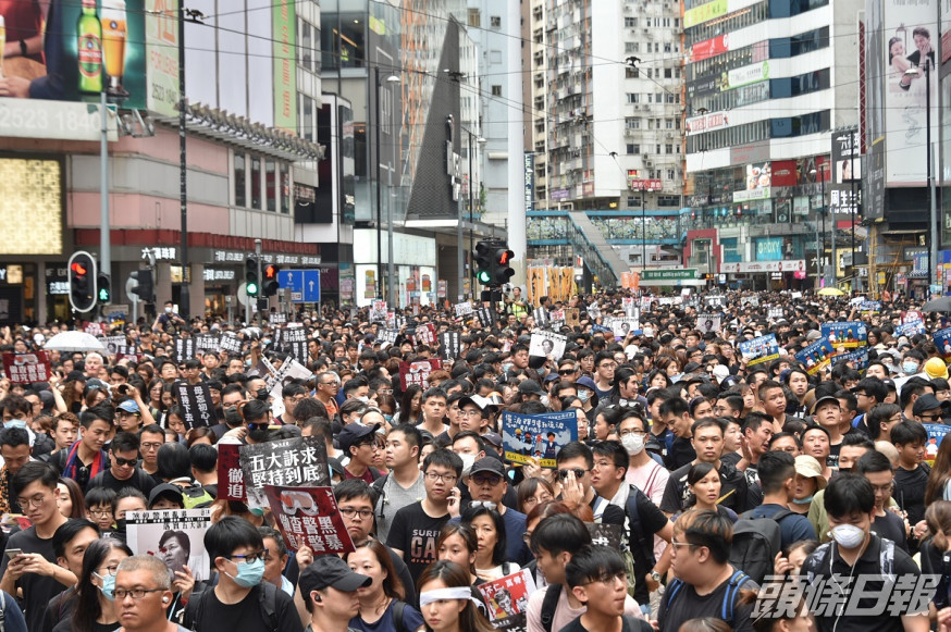 前年8月18日大批示威者走上街頭。資料圖片