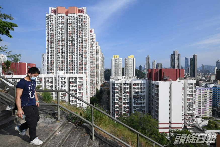 外電報道中央要求香港地產發展商解決高房價的問題。