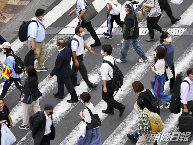 日本9個都道府縣今日解除緊急事態宣言,僅沖繩繼續實施。AP圖片