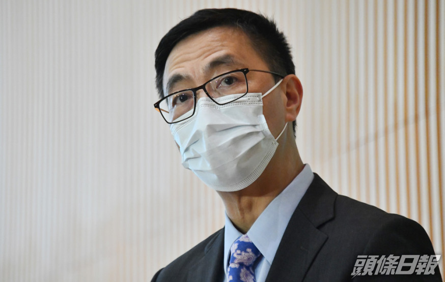 楊潤雄指,分階段復課時,中六、中一及小六、小一會優先。資料圖片