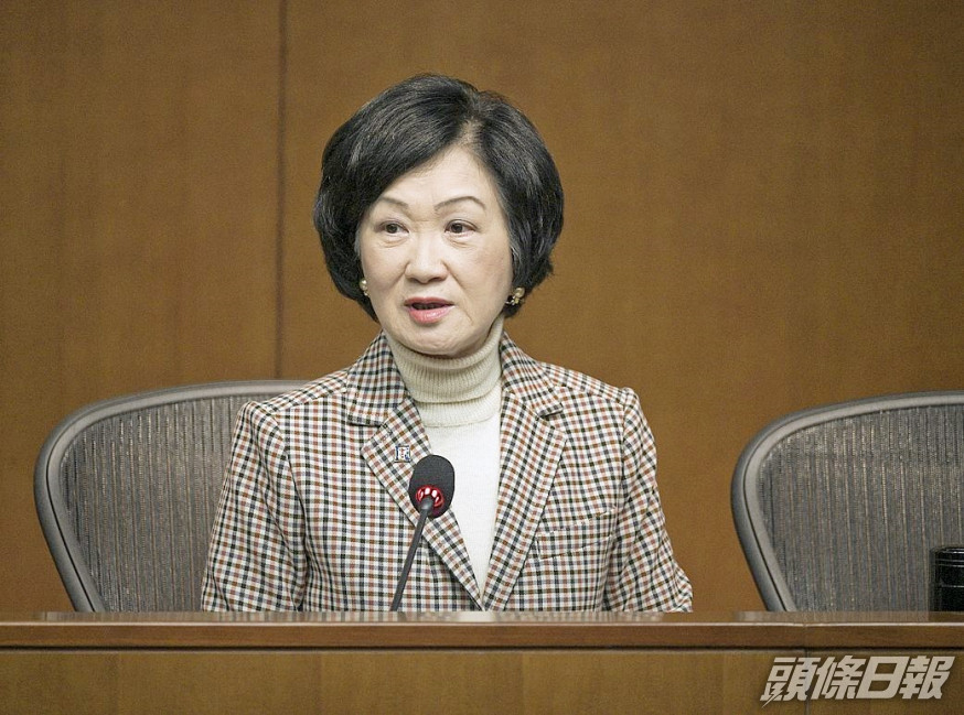 葉劉淑儀指,無理攻擊公務員會打擊士氣。資料圖片