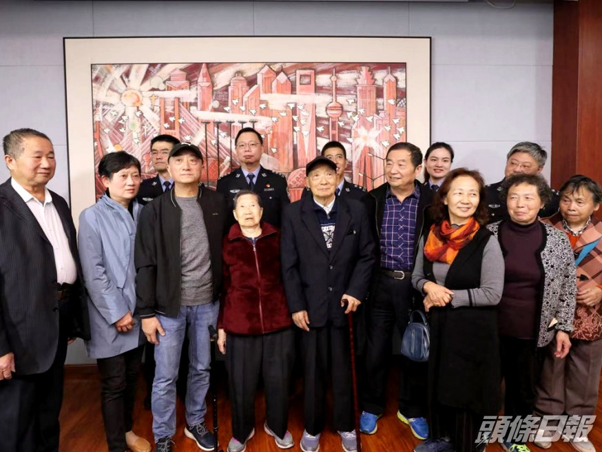 經過63年苦苦找尋,9兄妹終一家團聚。網圖