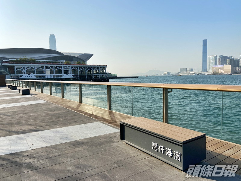 灣仔渡輪碼頭旁的「渡輪碼頭畔主題區」今日進一步開放。政府新聞處