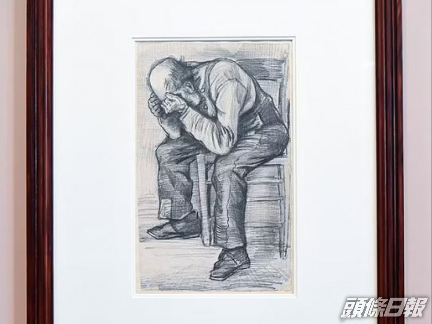畫作呈現禿頭老人,彎着身子頹坐在椅子上,雙手捧頭,一副體力耗盡,疲憊不堪的狀態。(路透社圖片)