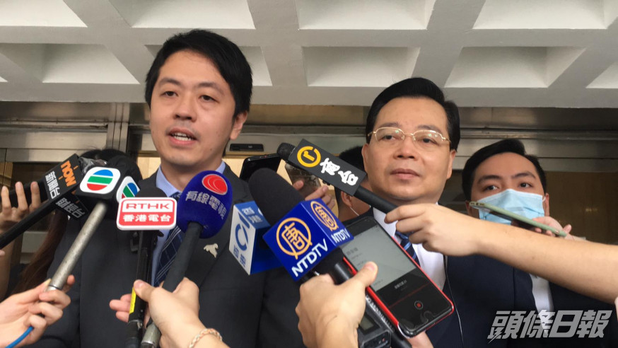 左)許智峯;右)楊浩然律師。劉曉曦攝
