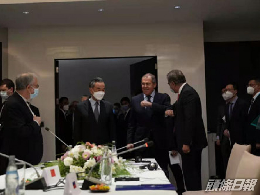 王毅於塔吉克與伊朗、俄羅斯、巴基斯坦三國外長舉行會議。(外交部網站)
