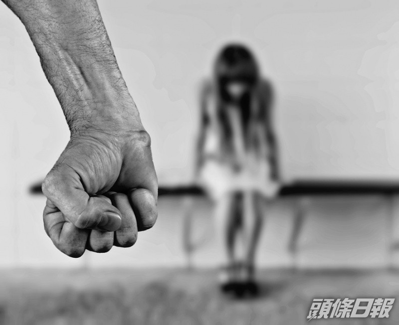 女童長期被虐打,最後更慘被毒死。網圖