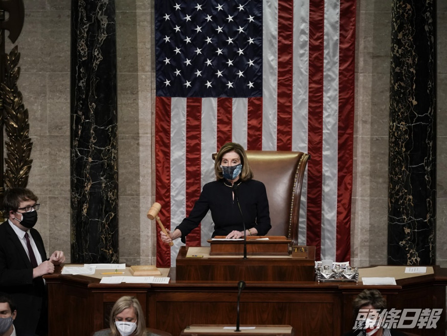 眾議院議長佩洛西的講台已被放回國會大廈。AP圖片