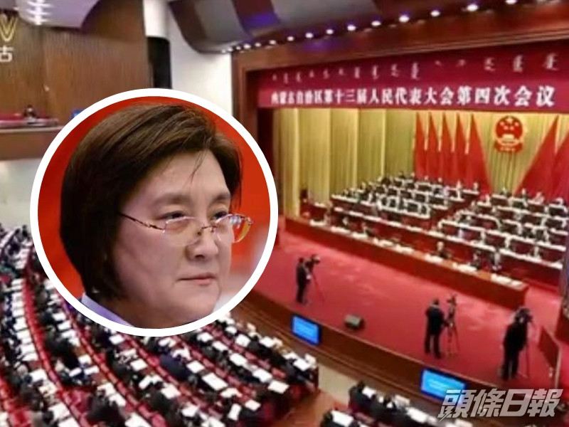 內蒙古自治區十三屆人大四次會議在內蒙古人民會堂開幕,自治區政府主席布小林(小圖)作政府工作報告,期間疑似在講台突然暈倒。