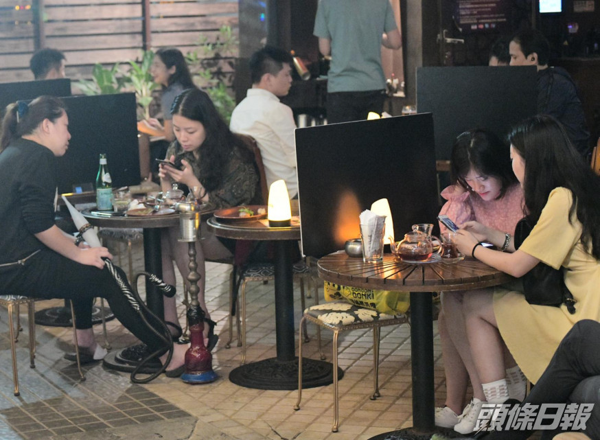 酒吧酒館星期四凌晨起需要停業。