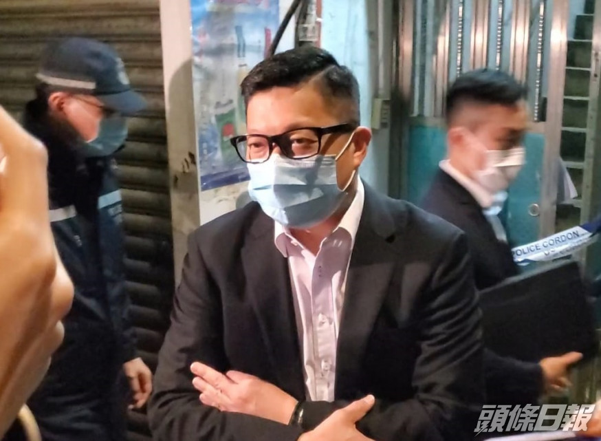 鄧炳強到油麻地封鎖區域視察。