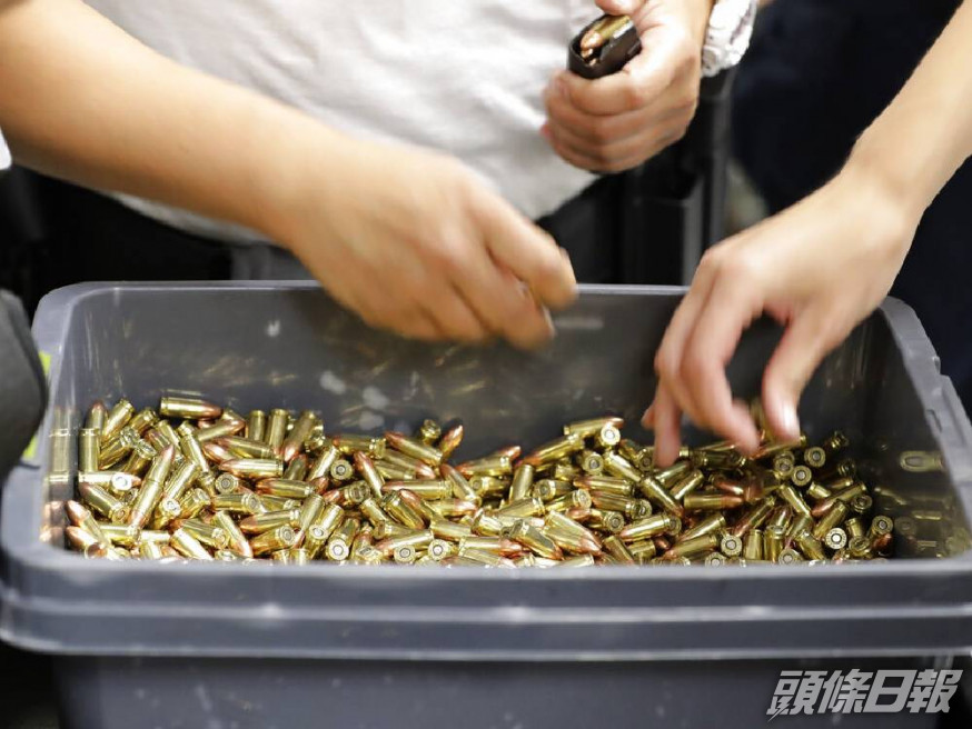 彈藥供應減少影響到執法機構、尋求槍枝防身的人、休閒射擊和狩獵者。AP圖片