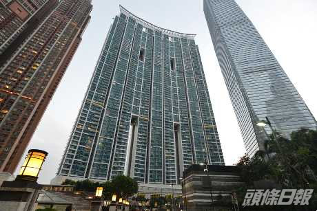 恒隆拆售君臨天下29車位 頭條日報