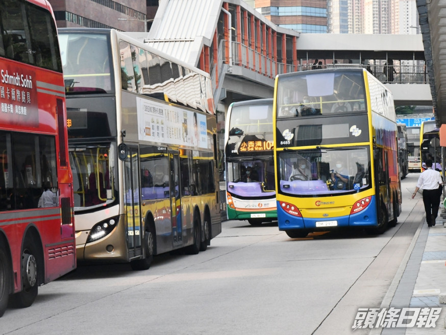 城巴、新巴、九巴、嶼巴加價幅度由8.5%至12%不等。資料圖片