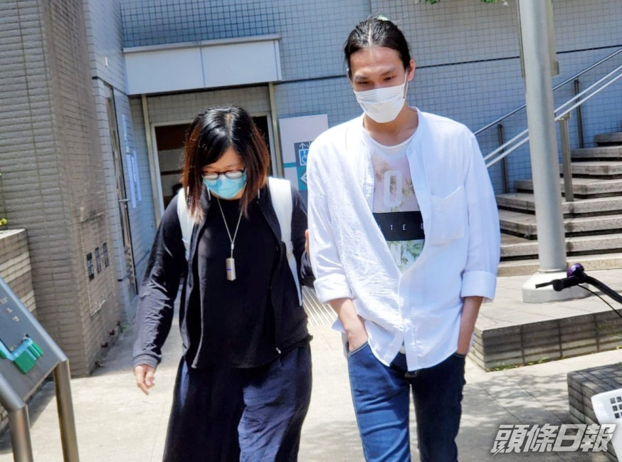 其中一名被告簡梓濱(右)。資料圖片