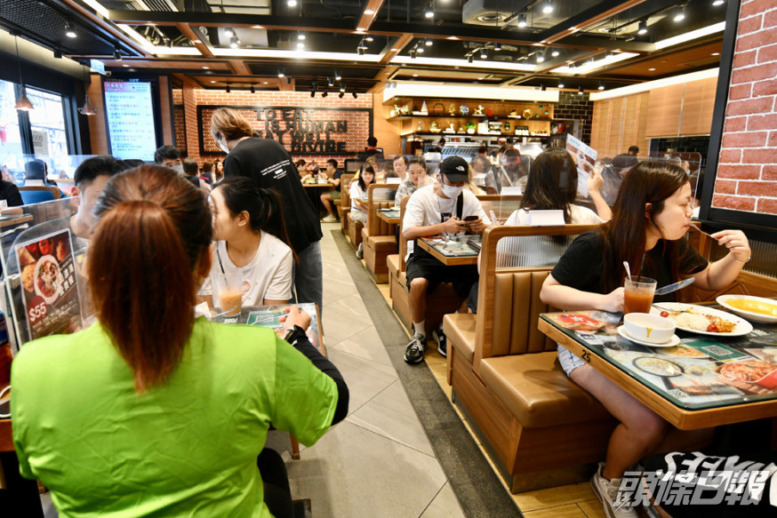 政府指外出用膳及外賣和衣履價格的按年升幅有所擴大。資料圖片