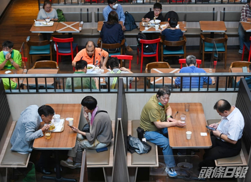 根據衛生署昨晚公布確診患者的潛伏期最新行蹤,多3家食肆上榜。