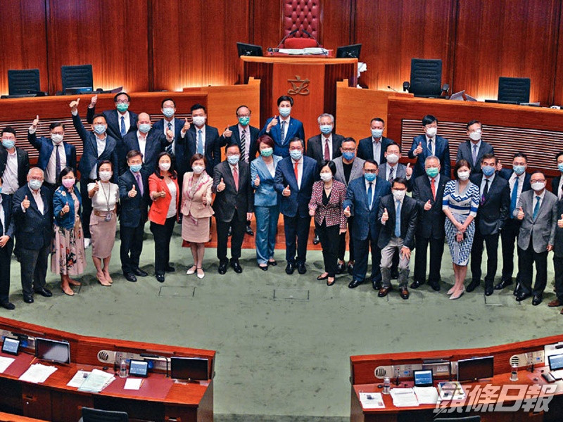 全國人大常委會今午將就立法會繼續運作表決,預料通過讓全體議員延任一年。資料圖片