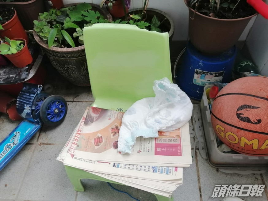 柴灣網民申訴缺德住戶屢丟尿片落樓。(FB圖)