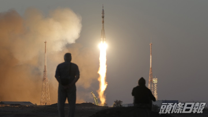搭載美俄3名太空人的聯盟號火箭順利升空並抵達國際太空站。AP圖片
